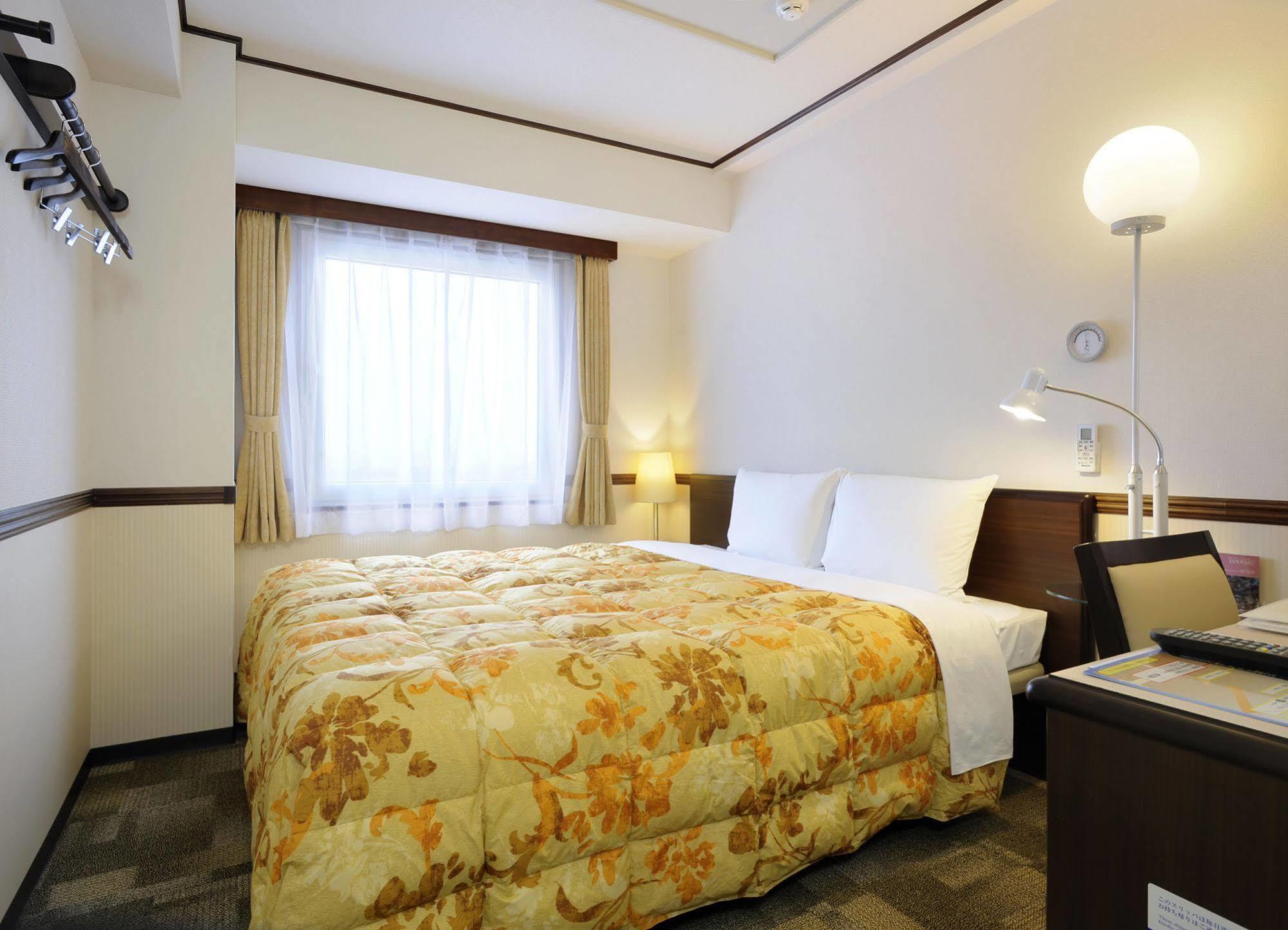 Toyoko Inn Shin-yamaguchi-eki Shinkansen-guchi Exterior foto